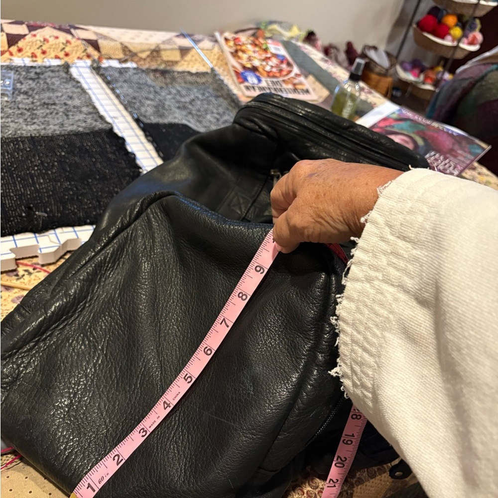 Men's Black Leather Duffel - Picture 5 of 7